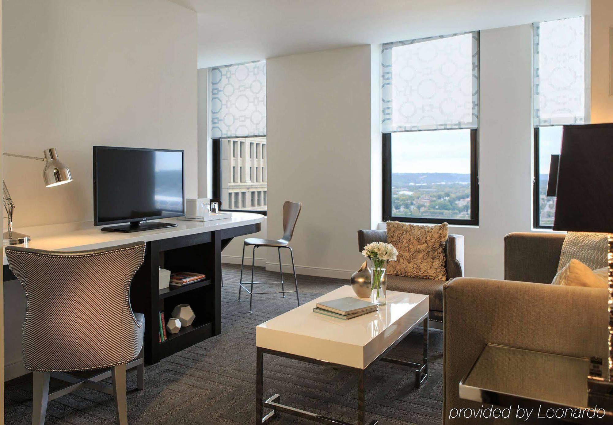 Hotel Renaissance Downtown