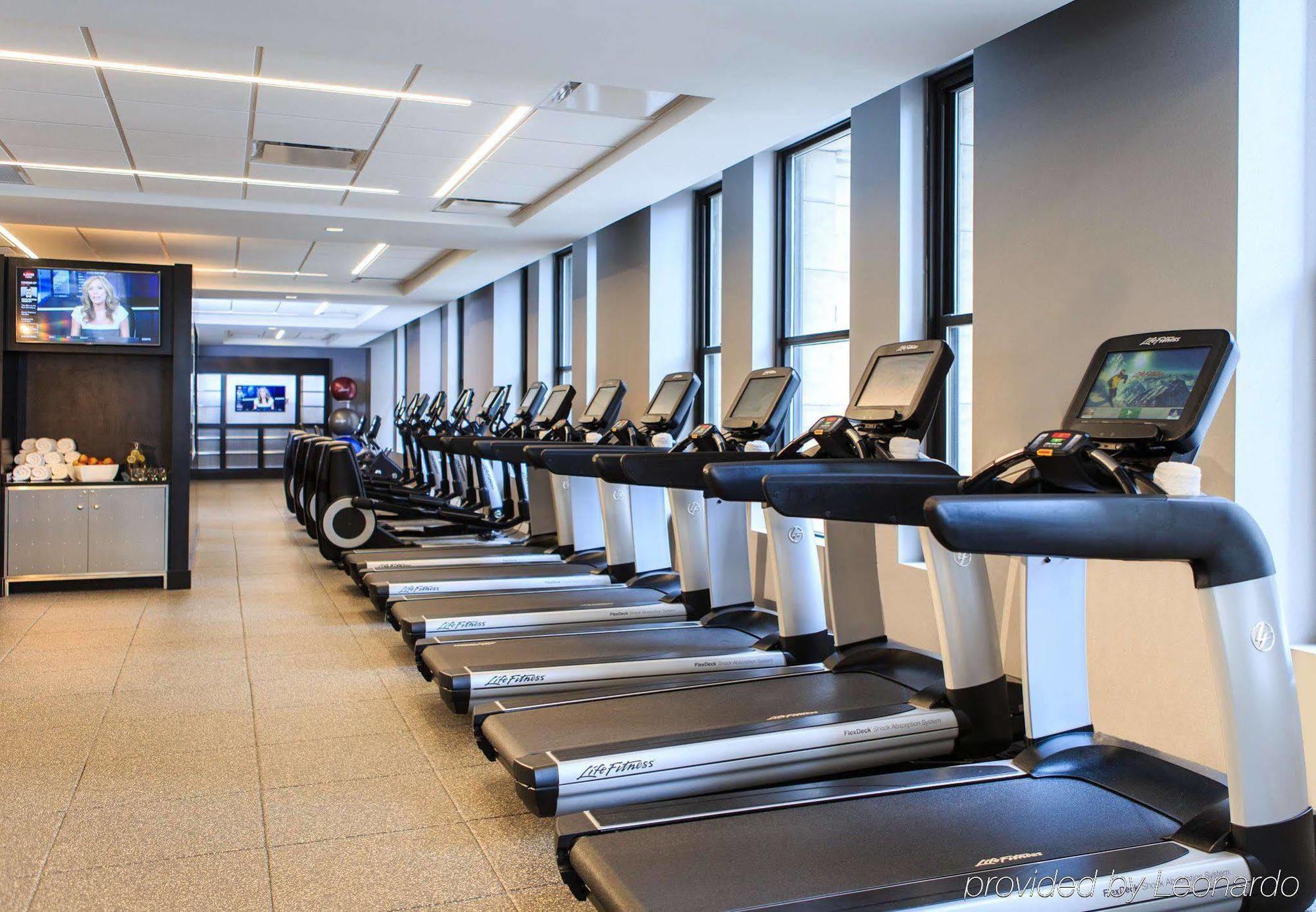 Renaissance Downtown 4*